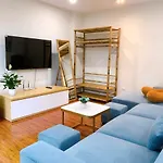 Entire House With 4 Nice Rooms-1Km To West Lake