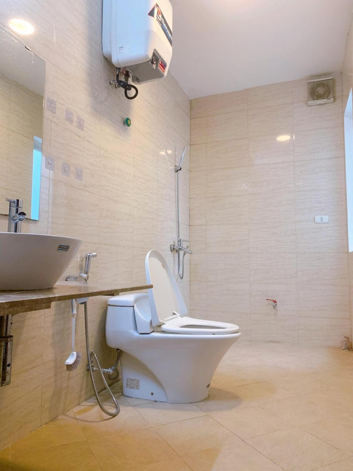 Entire House With 4 Rooms-1km To West Căn hộ *