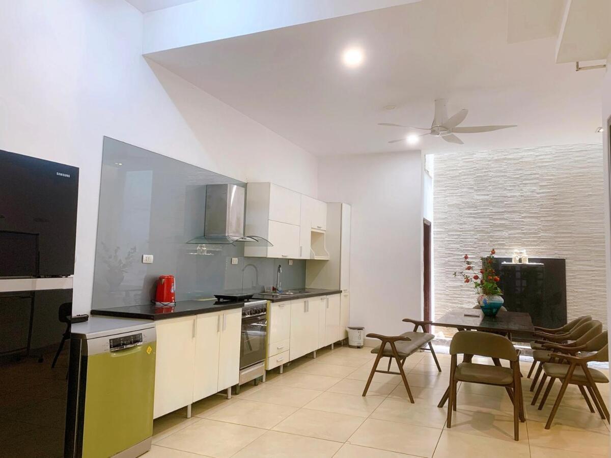 Entire House With 4 Rooms-1km To West Căn hộ *