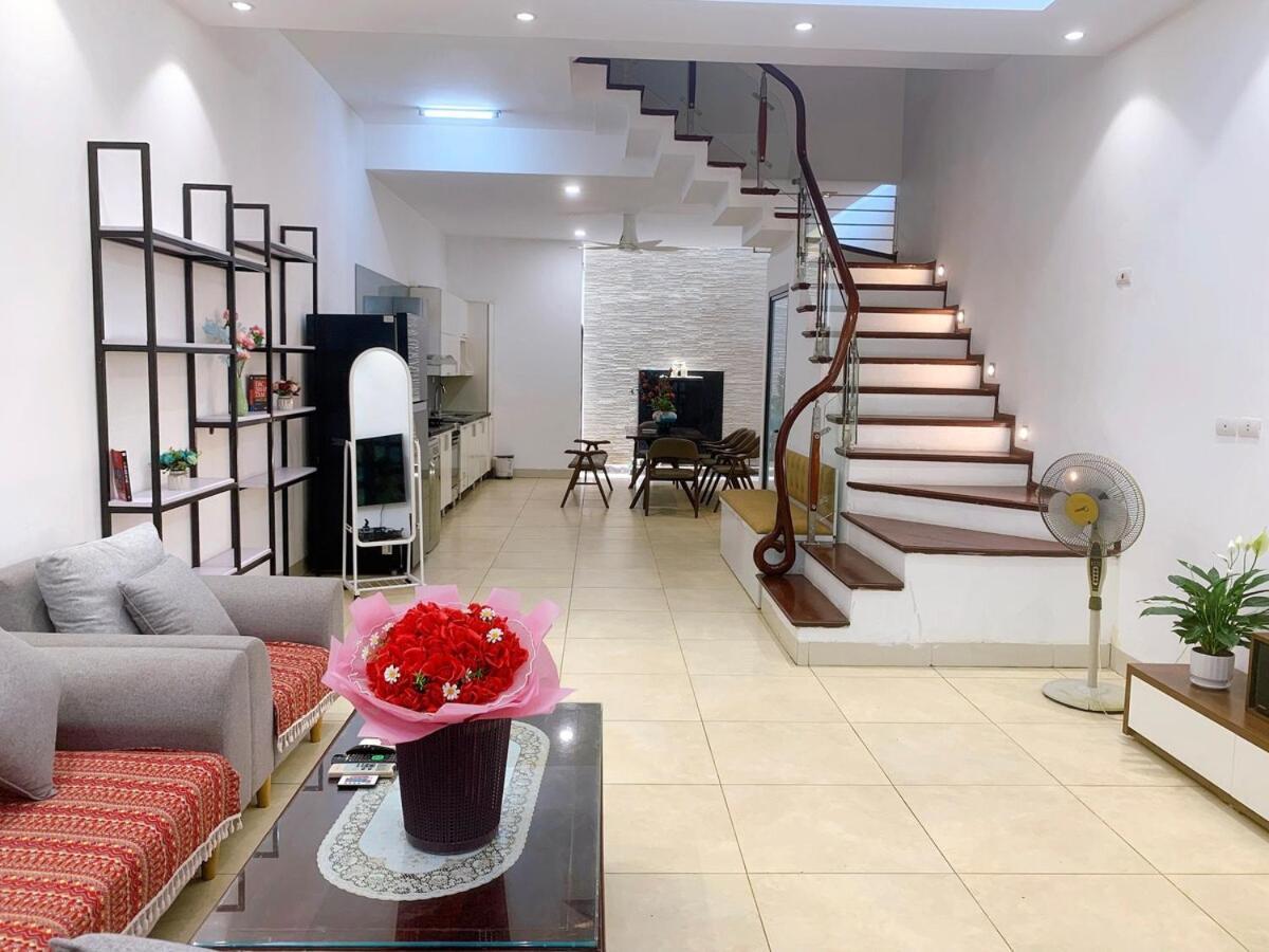 Căn hộ Entire House With 4 Rooms-1km To West Hà Nội