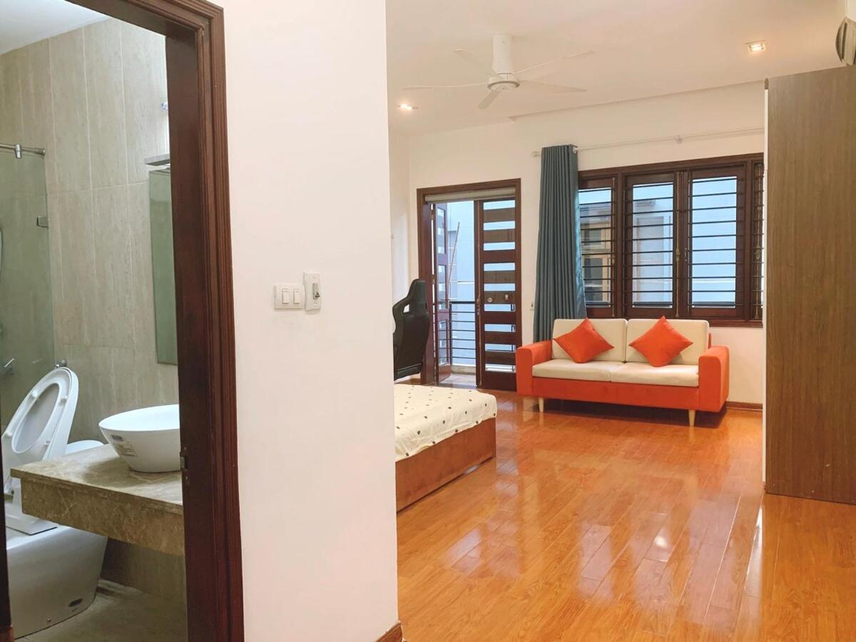 Entire House With 4 Rooms-1km To West * Hà Nội