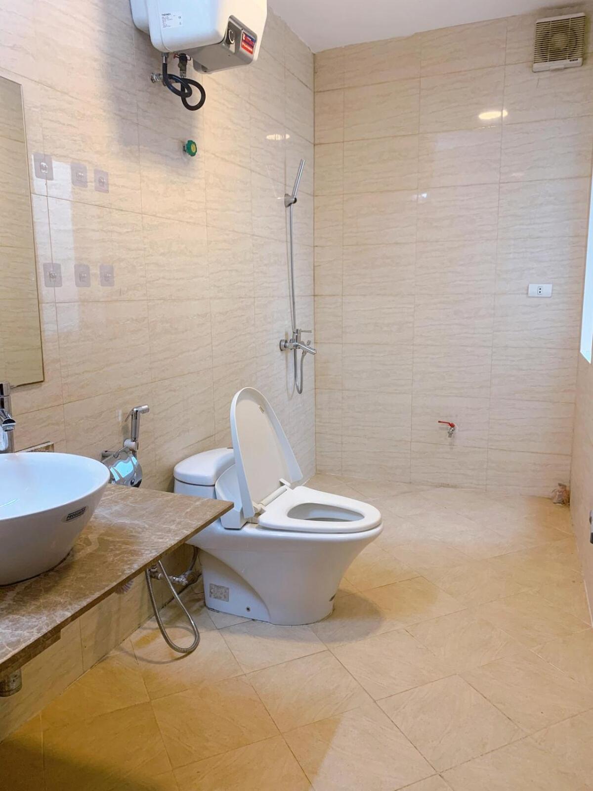 Entire House With 4 Rooms-1km To West Căn hộ *