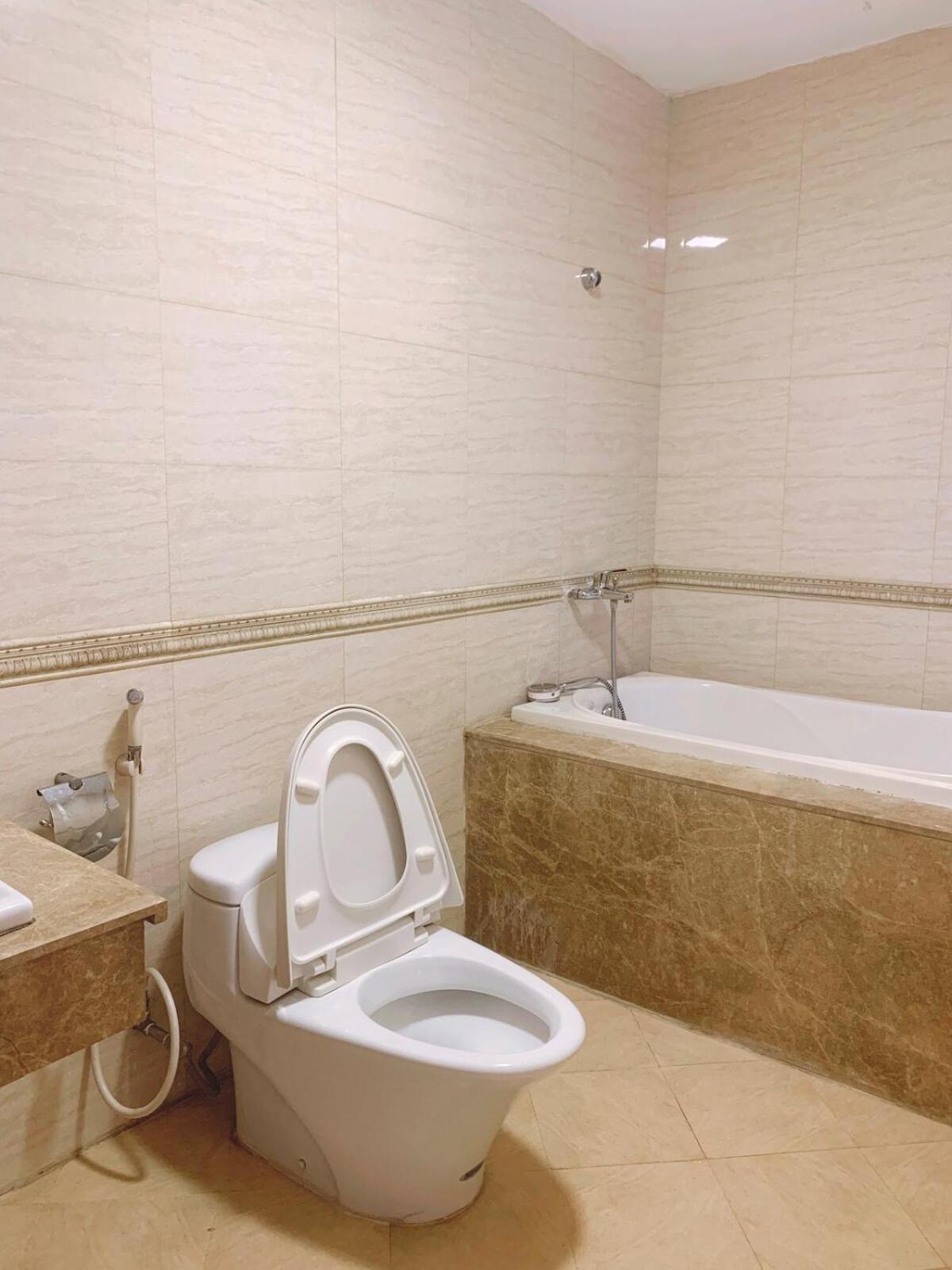 Entire House With 4 Rooms-1km To West *
